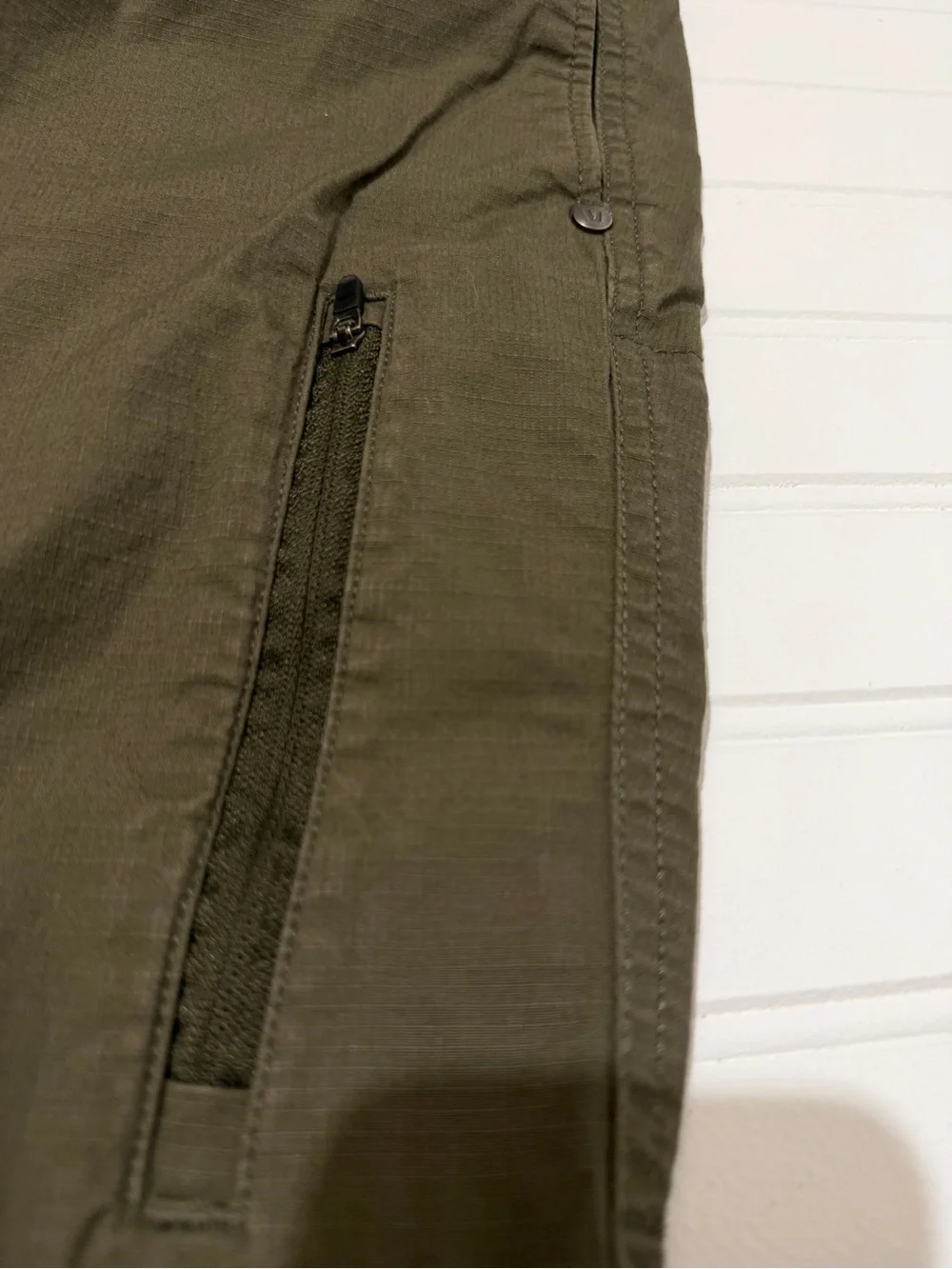 Vuori Olive Green Drawstring Joggers